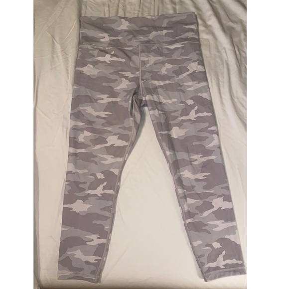 Athleta 7/8 Salutation Stash Tights - Picture 3 of 4